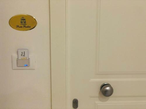 Hostal Porta San Biagio Rooms