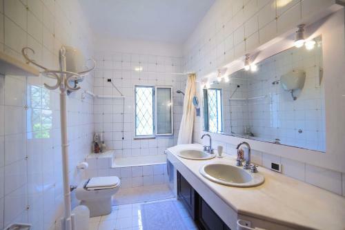 Lequile Villa Sleeps 11 With Pool Air Con And Wifi