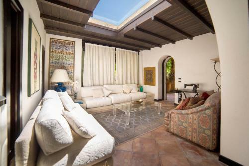 Lequile Villa Sleeps 11 With Pool Air Con And Wifi