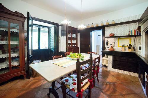Lequile Villa Sleeps 11 With Pool Air Con And Wifi