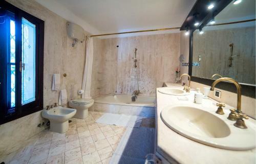 Lequile Villa Sleeps 11 With Pool Air Con And Wifi