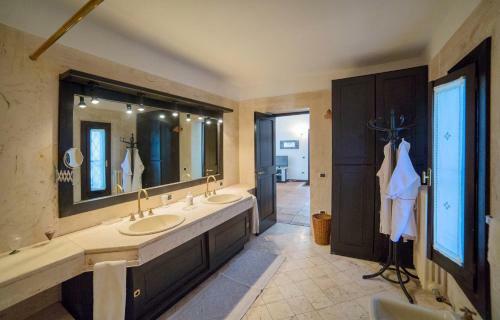 Lequile Villa Sleeps 11 With Pool Air Con And Wifi