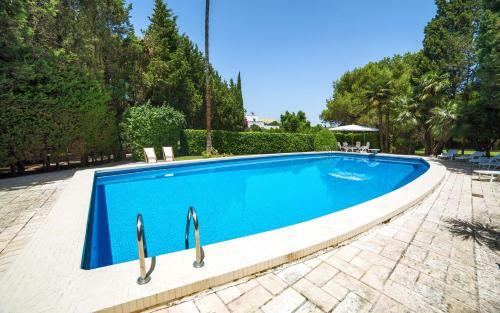 Lequile Villa Sleeps 11 With Pool Air Con And Wifi