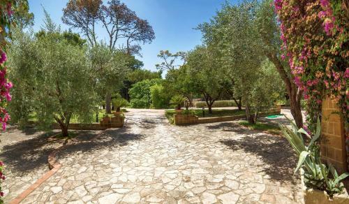 Lequile Villa Sleeps 11 With Pool Air Con And Wifi