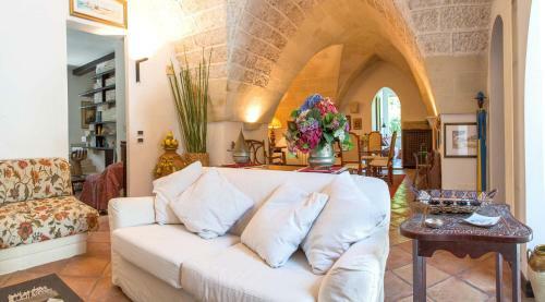Lequile Villa Sleeps 11 With Pool Air Con And Wifi