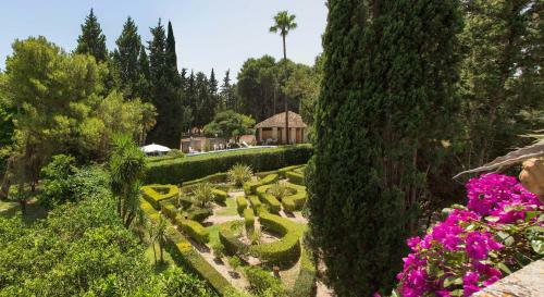 Lequile Villa Sleeps 11 With Pool Air Con And Wifi