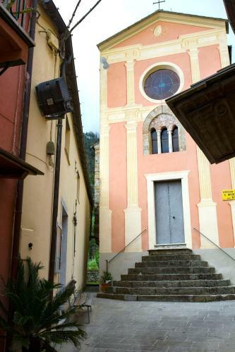Tra Le Mura