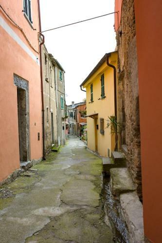 Tra Le Mura