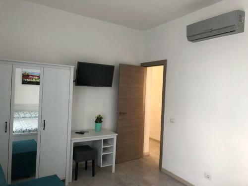 Hostal Deluxe Lipari Room