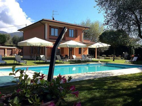 Loro Ciuffenna Villa Sleeps 12 Pool Wifi