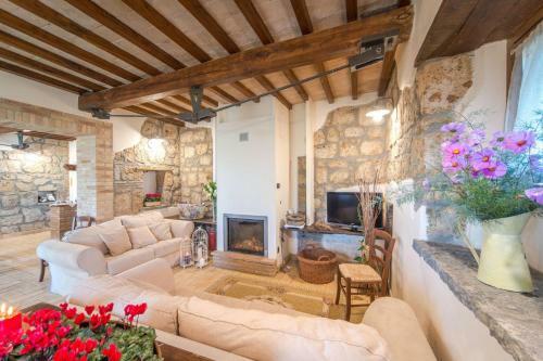 Civita Di Bagnoregio Villa Sleeps 7 Pool Air Con