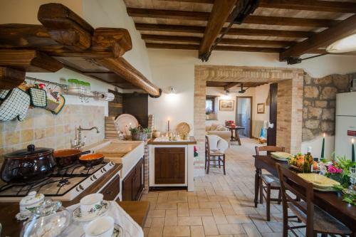 Civita Di Bagnoregio Villa Sleeps 7 Pool Air Con