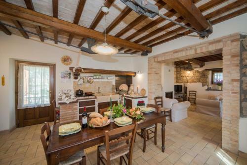 Civita Di Bagnoregio Villa Sleeps 7 Pool Air Con