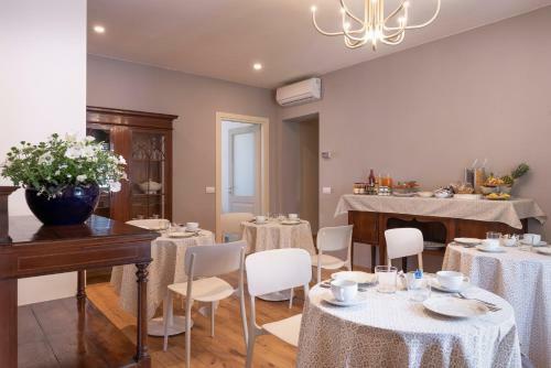 Bed & Breakfast In Lucus Guest House
