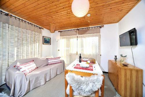Romantic Apartment In Campiglio