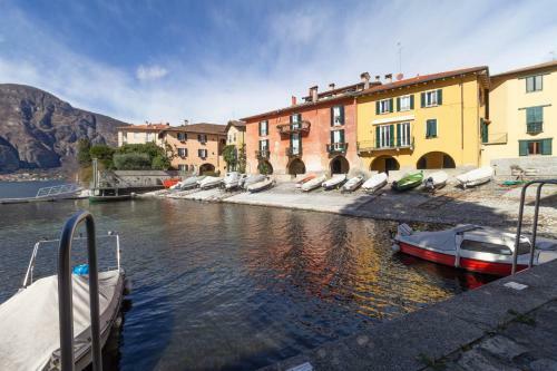 Mamma Ciccia Holiday Home - Lake Front Apartment