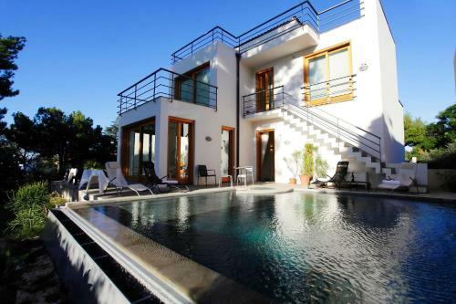 Villa Private Room With Bathroom And Pool