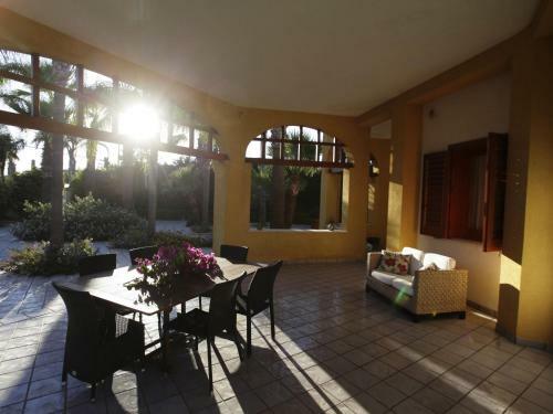 Spacious Villa With Garden In Marsala Sicily