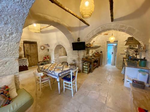 Ecletic Garden Trullo For 4 Near Alberobello