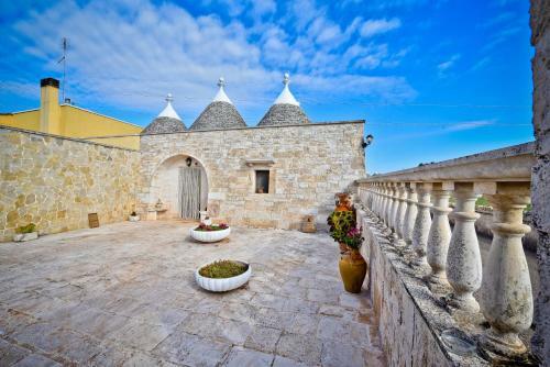 I Cinque Trulli With Swimming Pool