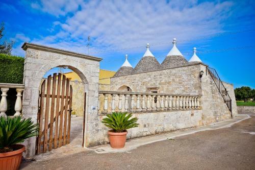 I Cinque Trulli With Swimming Pool
