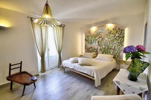 Massa Lubrense Villa Sleeps 9 With Pool And Air Con