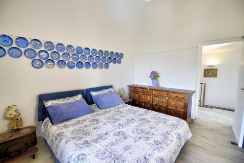 Massa Lubrense Villa Sleeps 9 With Pool And Air Con