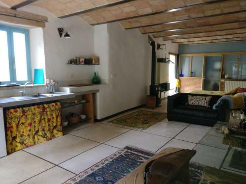 Charming 1-bed Villa In Massa Martana
