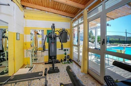 Marettima Holiday Home Sleeps 6 With Pool And Air Con