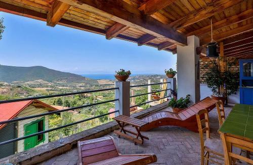 Marettima Holiday Home Sleeps 6 With Pool And Air Con