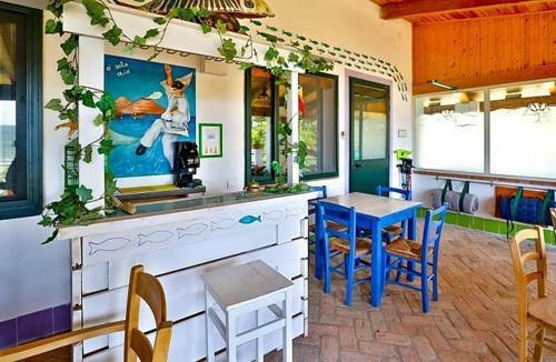 Marettima Holiday Home Sleeps 6 With Pool And Air Con