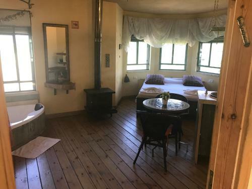 Hostal Gross Nofesh And Spa Guesthouse