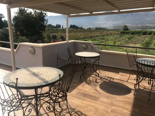 Hostal Gross Nofesh And Spa Guesthouse