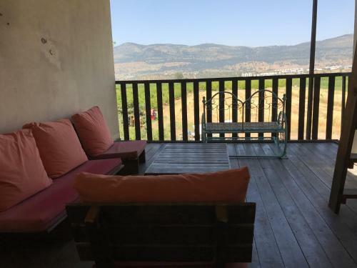 Hostal Gross Nofesh And Spa Guesthouse