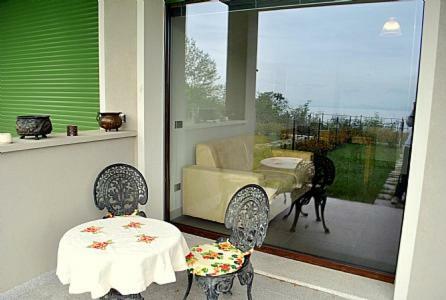 Meina Villa Sleeps 4 Pool Air Con