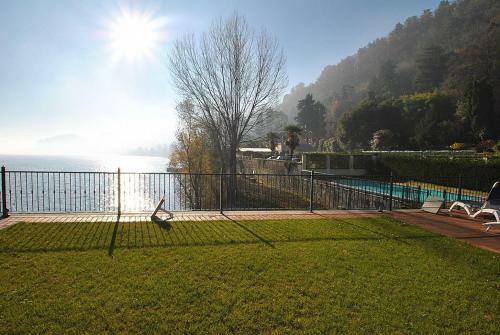 Meina Villa Sleeps 4 Pool Wifi
