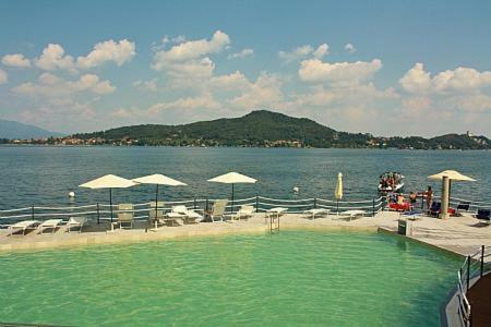 Meina Villa Sleeps 3 Pool Wifi