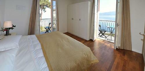 Meina Villa Sleeps 3 Pool Wifi