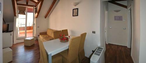 Meina Villa Sleeps 5 Pool Wifi