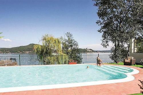 Meina Villa Sleeps 4 Pool Wifi