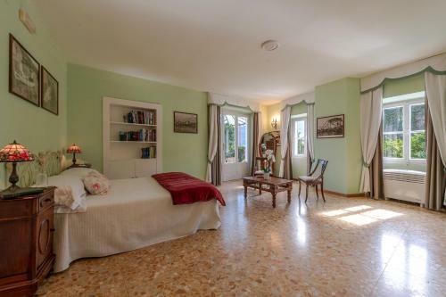 Menaggio Villa Sleeps 14 Pool Air Con Wifi
