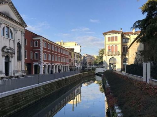 Comfortable Apartment In Mestre With Air-conditioning
