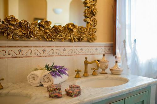 Fabbrica Villa Sleeps 13 Pool Air Con Wifi
