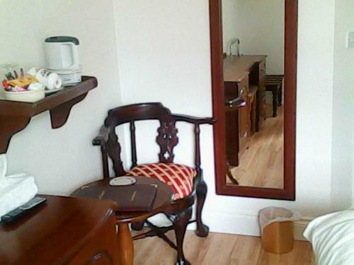 Tom And Eileen's Farmhouse B&B