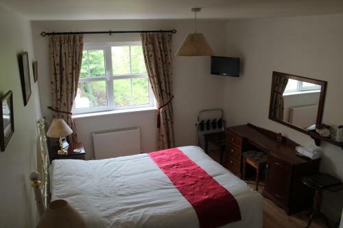 Tom And Eileen's Farmhouse B&B