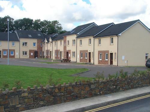 Coisceim Village