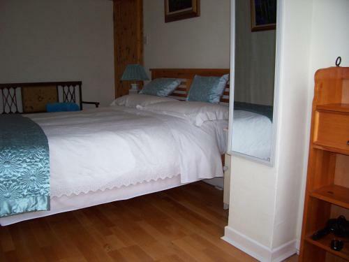 Bed & Breakfast An Caladh Gearr Thatch Cottage