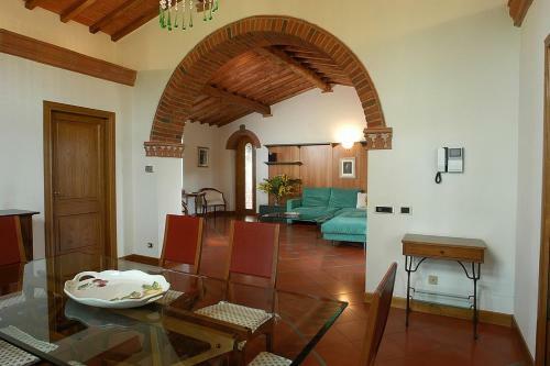 Montaione Villa Sleeps 8 Pool Wifi