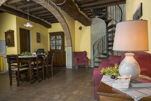 Villa Montaione Apartment Sleeps 4 Pool