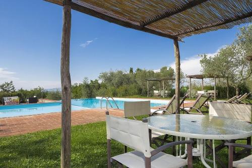 Villa Montaione Apartment Sleeps 4 Pool